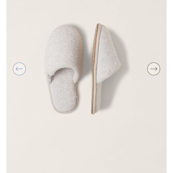 Barefoot Dreams CozyChic Unisex Slipper in Heathered Stone / White - Picture 2 of 6